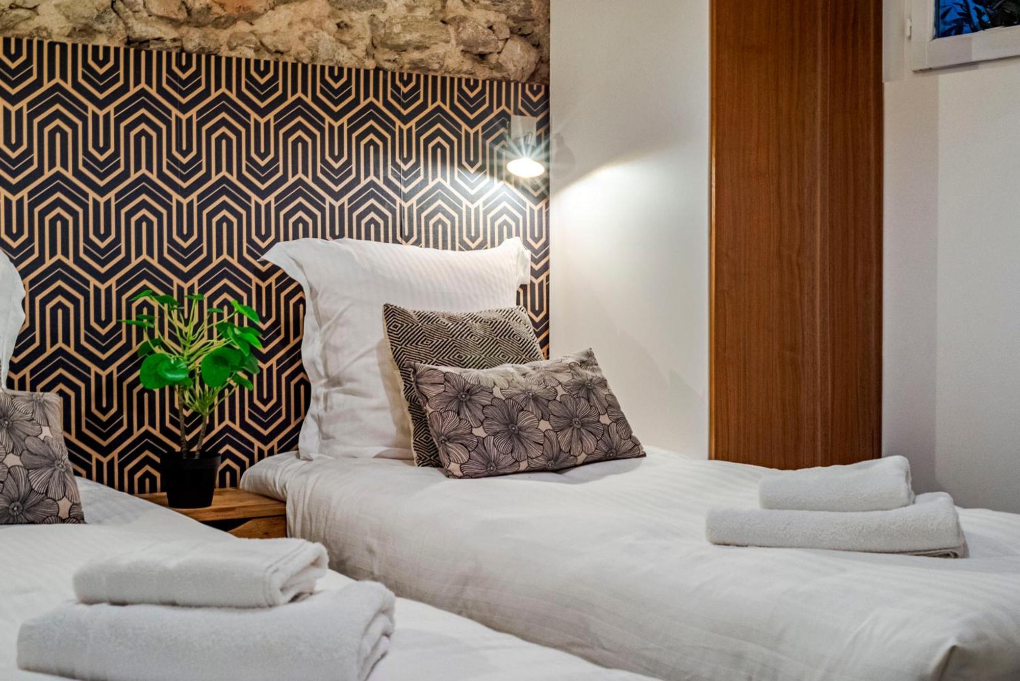 Luxury Family 2Br - Prime Location, Walk To Beach & Shopping, Sunny Balcony - Totolulu Cannes Hoche Eksteriør bilde
