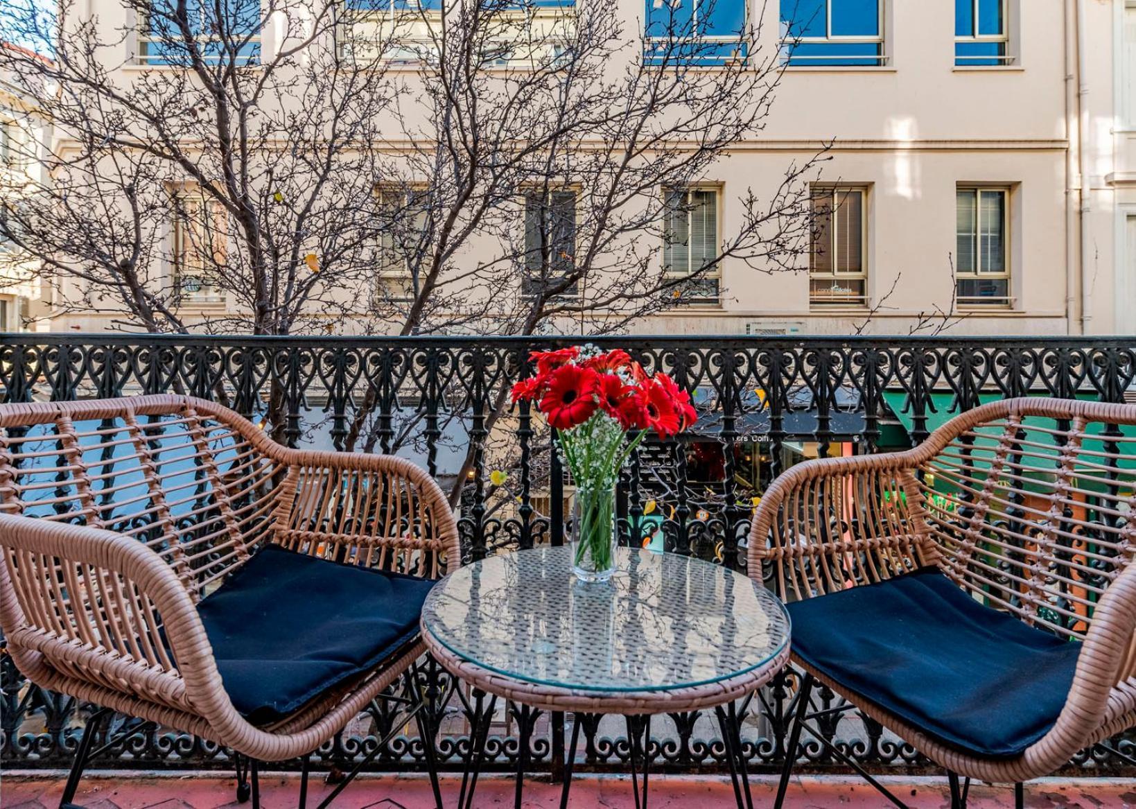 Luxury Family 2Br - Prime Location, Walk To Beach & Shopping, Sunny Balcony - Totolulu Cannes Hoche Eksteriør bilde
