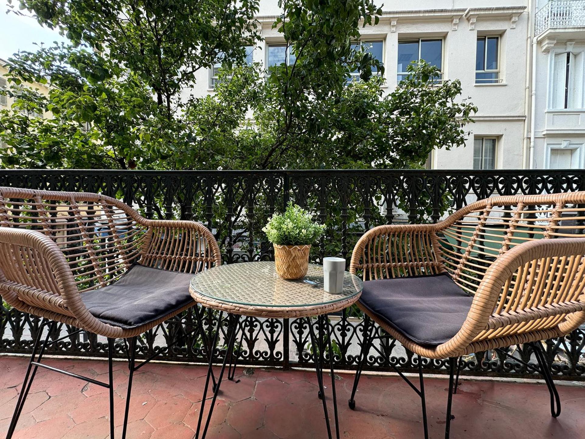 Luxury Family 2Br - Prime Location, Walk To Beach & Shopping, Sunny Balcony - Totolulu Cannes Hoche Eksteriør bilde